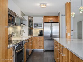 2020 N Lincoln Park W, Unit 28KL in Chicago, IL - Building Photo - Building Photo