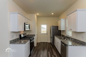 5222 Dawn Break in Saint Hedwig, TX - Building Photo - Building Photo