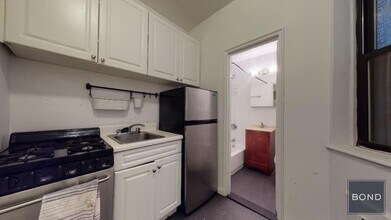 432 E 83rd St in New York, NY - Building Photo - Building Photo