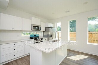 4358 Clover St in Houston, TX - Foto de edificio - Building Photo