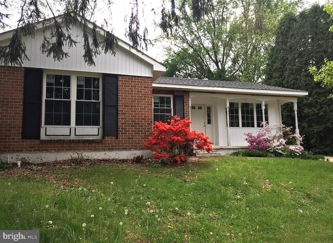 property at 1516 Cedarwood Dr