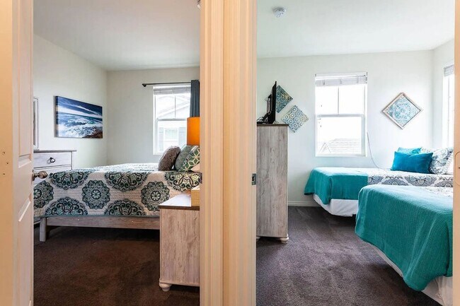 532 Shorebird Way in Imperial Beach, CA - Foto de edificio - Building Photo