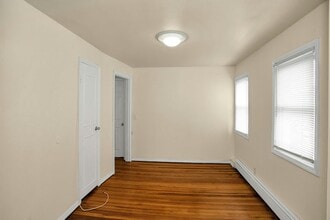 217 Rocklyn Ave in Lynbrook, NY - Building Photo - Building Photo