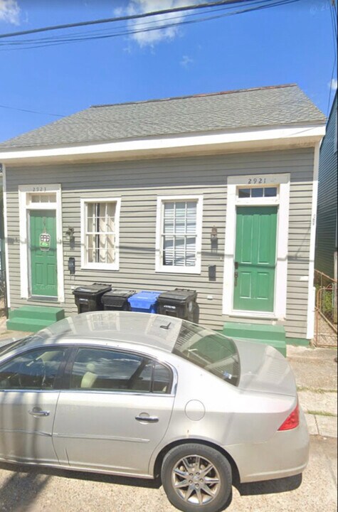 2921 Annunciation St in New Orleans, LA - Building Photo