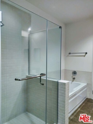 801 S Grand Ave-Unit -PH2211 in Los Angeles, CA - Building Photo - Building Photo