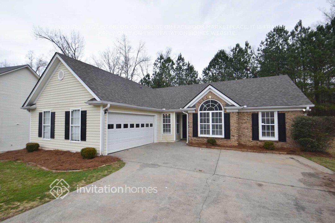 7535 Deer Creek Dr in Union City, GA - Building Photo