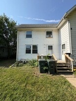 1004 Randolph St in Waterloo, IA - Building Photo