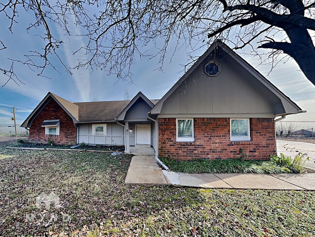 property at 4546 S Berrypick Ln