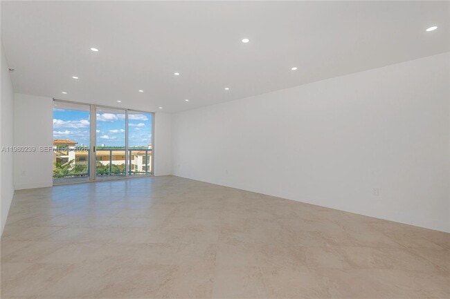 8855 Collins Ave in Surfside, FL - Building Photo - Building Photo