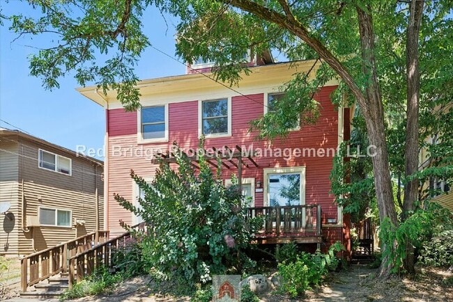 1325 SE Nehalem St in Portland, OR - Building Photo - Building Photo