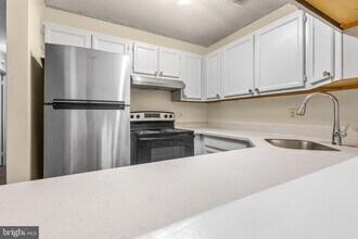 4901A Dunbarton Rd in Mount Laurel, NJ - Building Photo - Building Photo