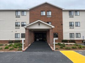DOGWOOD PLAZA in Moultrie, GA - Building Photo