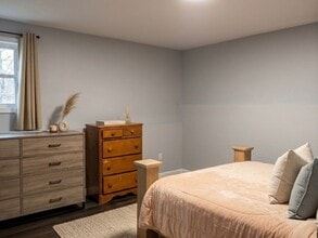 302 Boston Post Rd E in Marlborough, MA - Building Photo - Building Photo