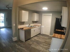 27 Autumn St in Bangor, ME - Building Photo - Building Photo