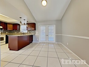 4413 Shadberry Dr in Tampa, FL - Building Photo - Building Photo