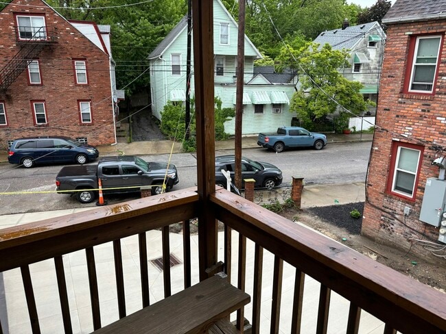 property at 1902 E 123rd St