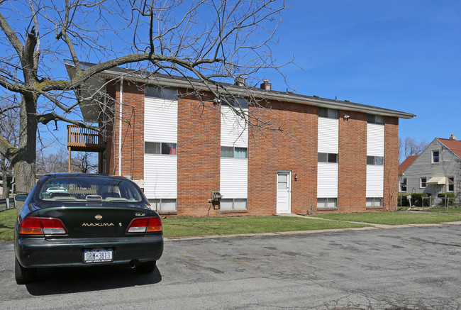 275 Grover Cleveland Hwy in Buffalo, NY - Foto de edificio - Building Photo