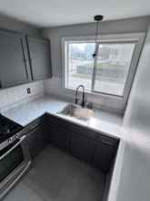 102 Laurens St in Cranston, RI - Building Photo - Building Photo