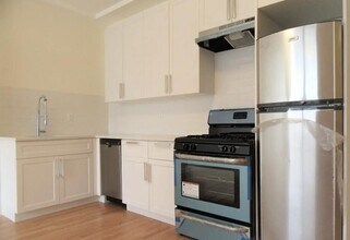 102 Fulton St in New York, NY - Building Photo - Building Photo