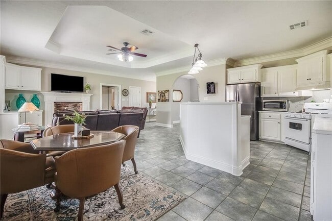 5729 Hemlock St in Lake Charles, LA - Building Photo - Building Photo