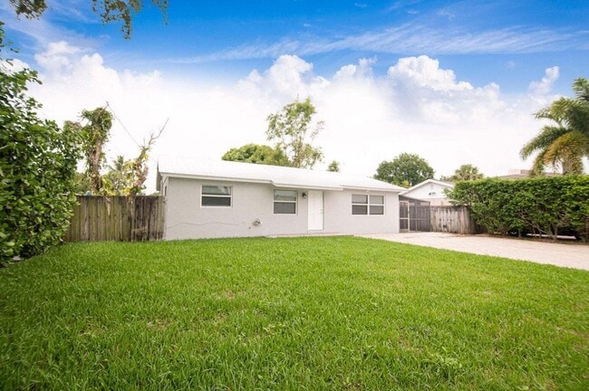 1783 Wheeler Rd in North Palm Beach, FL - Building Photo - Building Photo