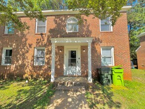 10 Crescent Ln in Columbia, SC - Building Photo - Building Photo