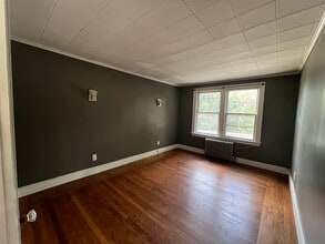 486 Mohegan Ave Pkwy in Waterford, CT - Building Photo - Building Photo