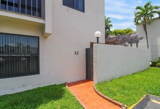 4732 SW 67th Ave in Miami, FL - Building Photo - Building Photo