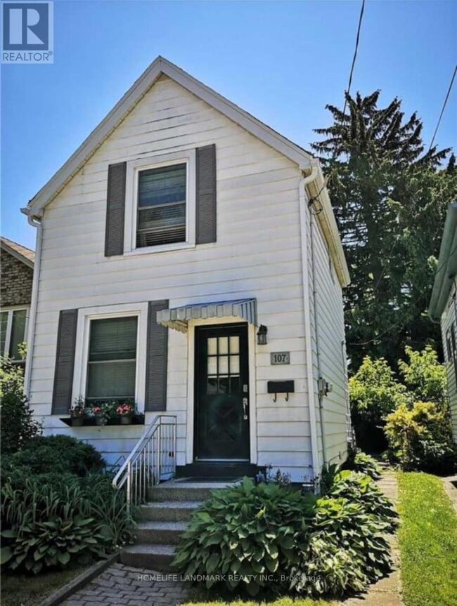 107 Royal Ave in Hamilton, ON - Building Photo - Building Photo