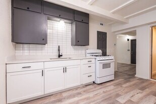 1335 W Dora St in Wichita, KS - Building Photo