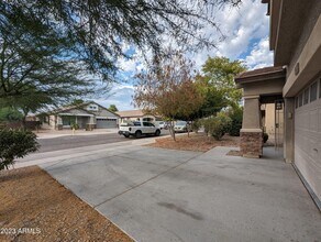 3215 W St Anne Ave in Phoenix, AZ - Building Photo - Building Photo