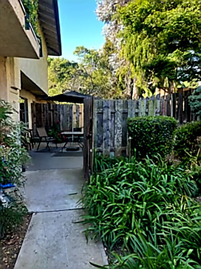367 Northgate Drive in Goleta, CA - Building Photo - Building Photo