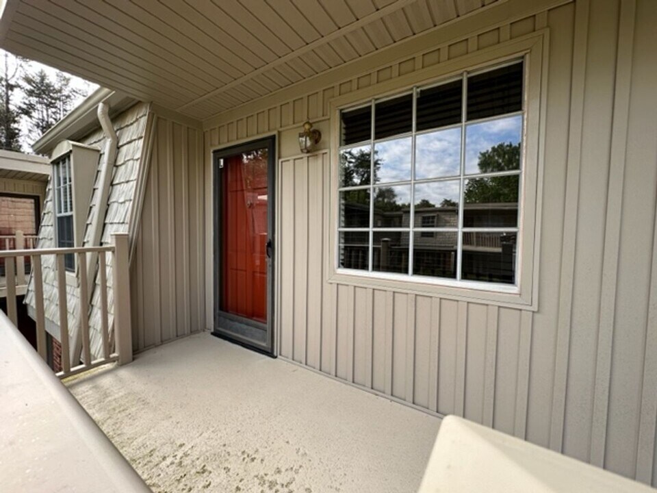 3830 Country Club Rd in Winston-Salem, NC - Building Photo