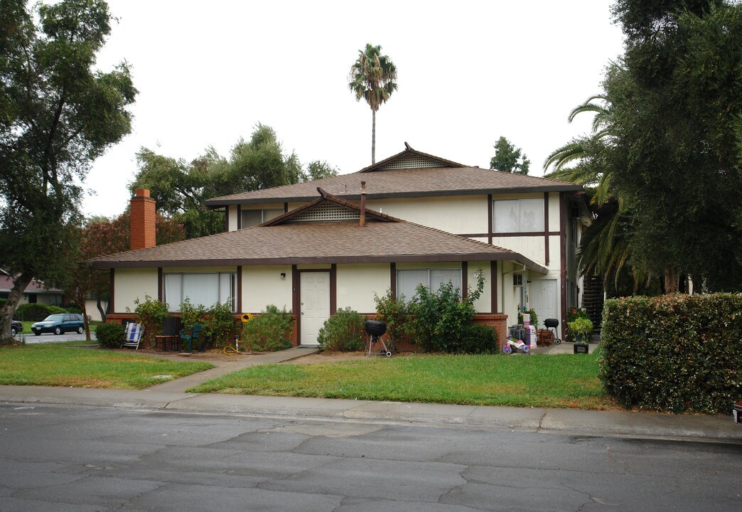 790 Carro Dr in Sacramento, CA - Foto de edificio