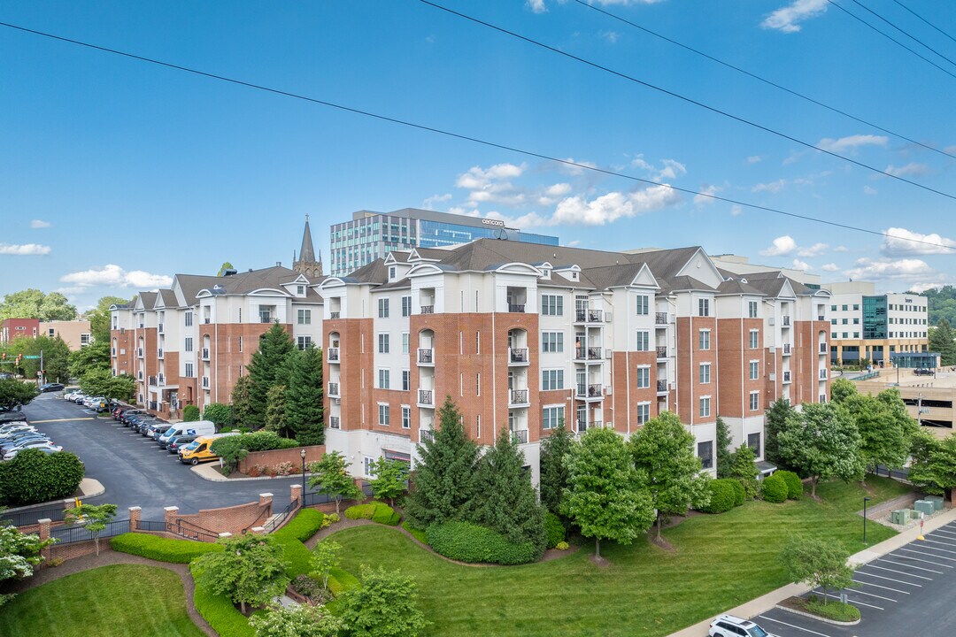 Grande at Riverview in Conshohocken, PA - Foto de edificio