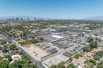 3512 E Rochelle Ave in Las Vegas, NV - Foto de edificio - Building Photo