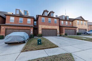 394 Teague Dr in Lewisville, TX - Building Photo