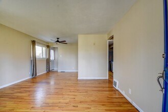 4840 S Pearl St in Englewood, CO - Building Photo - Building Photo
