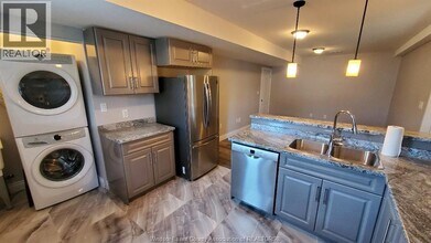 3985 Grand Marais Rd E in Windsor, ON - Building Photo - Building Photo