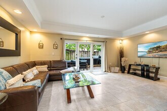 1721 SW 23rd St in Fort Lauderdale, FL - Building Photo - Building Photo