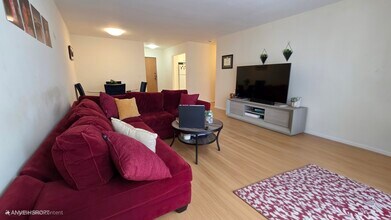 29 Vernon St, Unit 204 in Brookline, MA - Building Photo - Building Photo