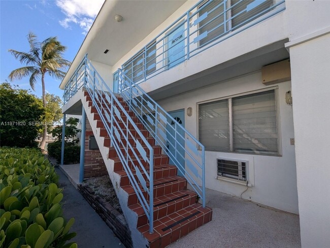 7805 Crespi Blvd in Miami Beach, FL - Building Photo - Building Photo