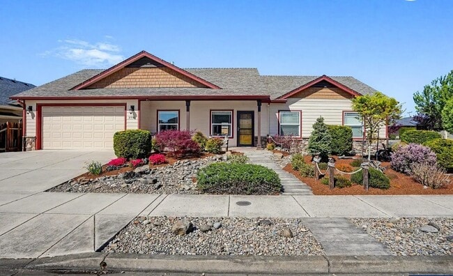 property at 2981 NE Kindsey Ln