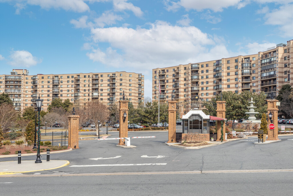 The Rotonda Apartments McLean, VA Apartments For Rent