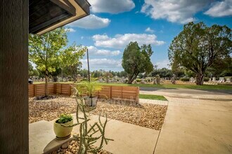 1417 E Crockett St in San Antonio, TX - Building Photo - Building Photo