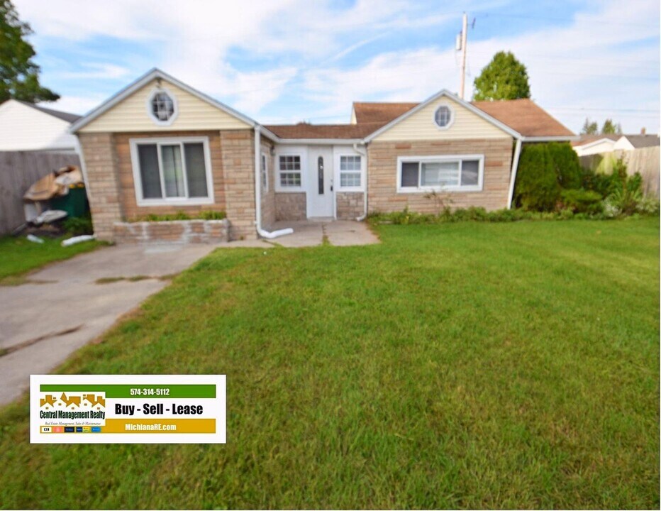 720 W 15th St in Mishawaka, IN - Building Photo