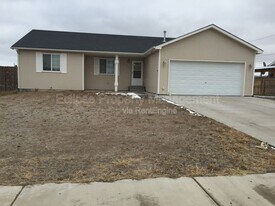 1710 Edison Ave in Alamosa, CO - Building Photo