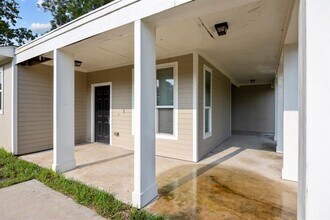 2405 Dolly Wright St in Houston, TX - Building Photo - Building Photo