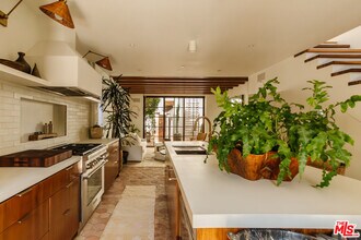 751 Ozone St in Santa Monica, CA - Building Photo - Building Photo