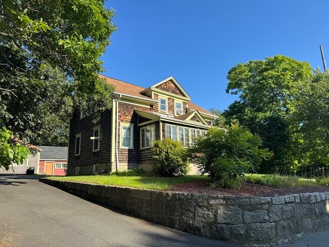 property at 563 N Washington St
